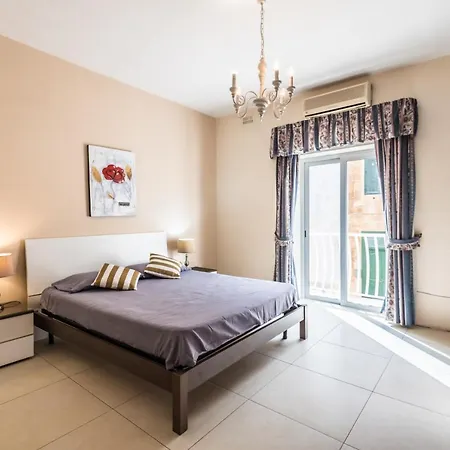 Modern Seafront With Patio * Sliema