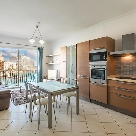 Lejlighed Modern Seafront With Patio *